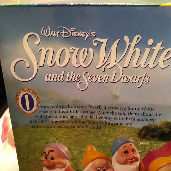 NIB Walt Disney Snow White & The Seven Dwarfs Gift Set - Picture 8 of 11